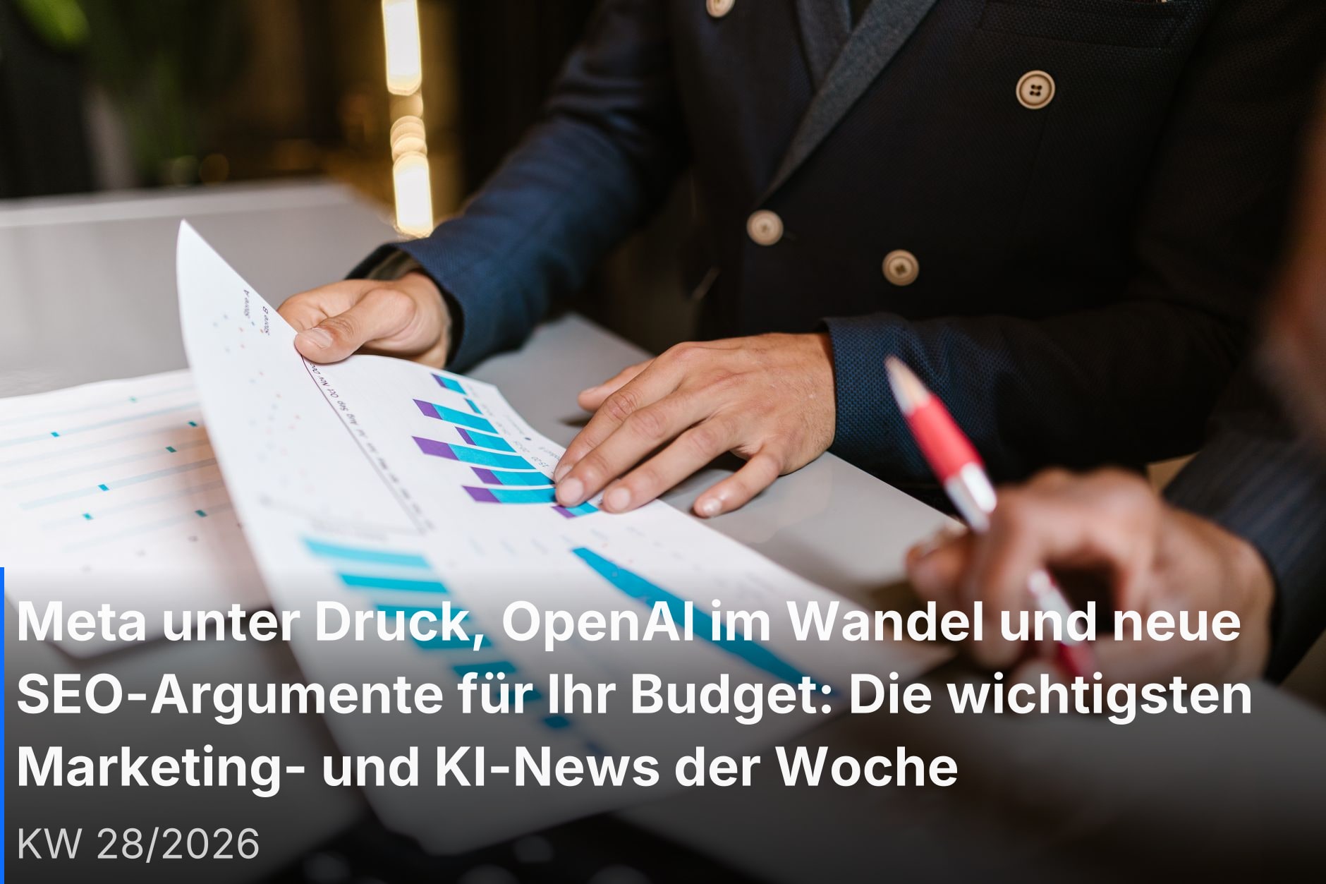 Team analysiert digitale Marketing- und KI-Strategien auf einem Dashboard